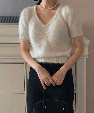  Shirring V-neck knit (52% alpaca) 