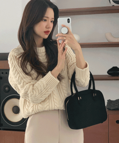 Never cable knit (50% wool) : [PRODUCT_SUMMARY_DESC]