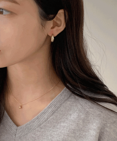 mini oval earrings 