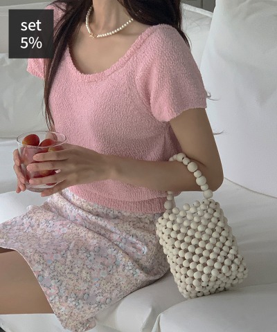 Sugar Mellow Knit + Apricot Ceylon Flower Skirt