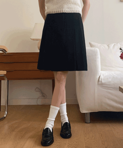 Lanto Pleated Midi Skirt (45% Wool) : [PRODUCT_SUMMARY_DESC]