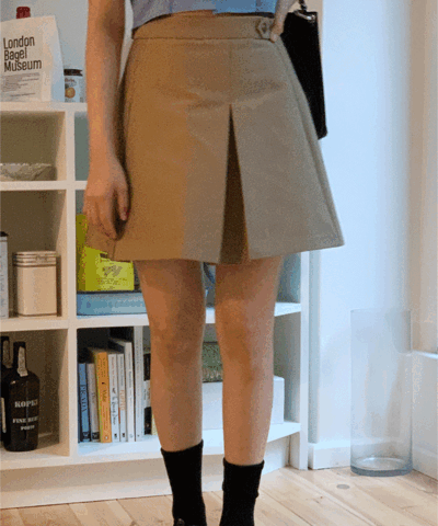 Jason&#039;s mini skirt
